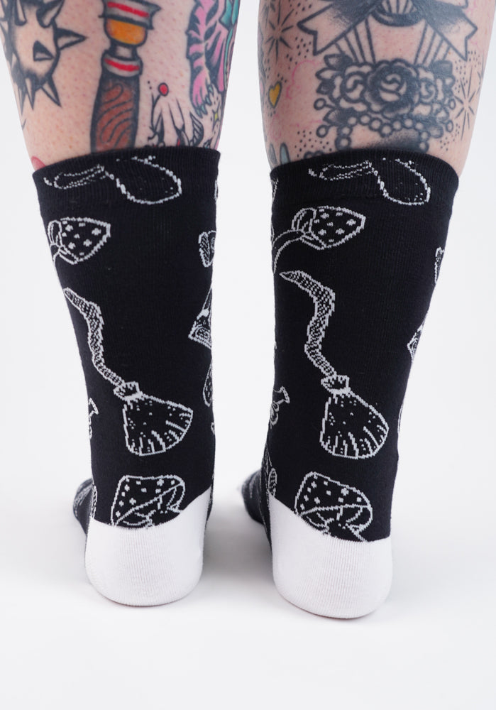 Cottage Witch | CREW SOCKS