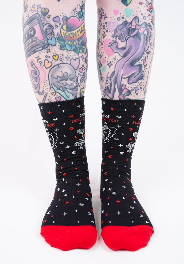 Mothman Believes In You | CREW SOCKS
