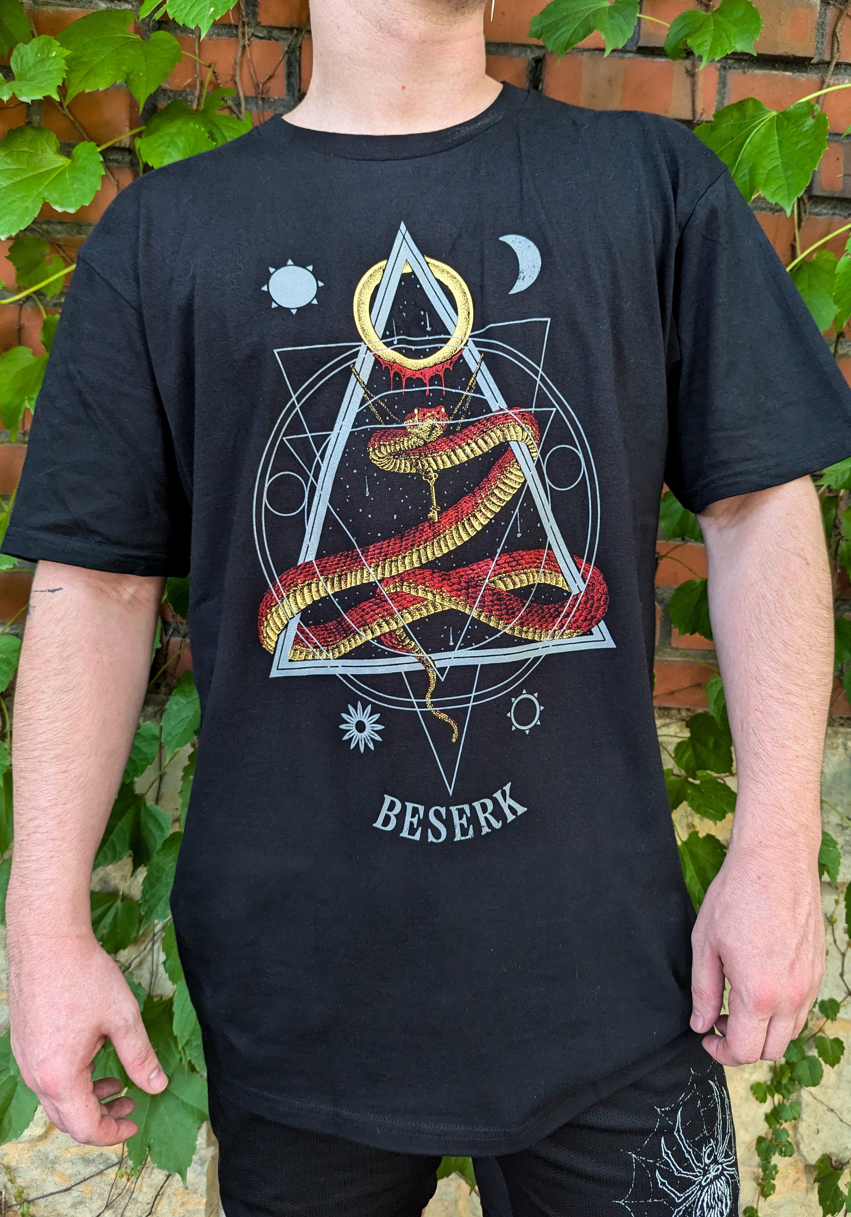 Venomous Alchemy | T-SHIRT*