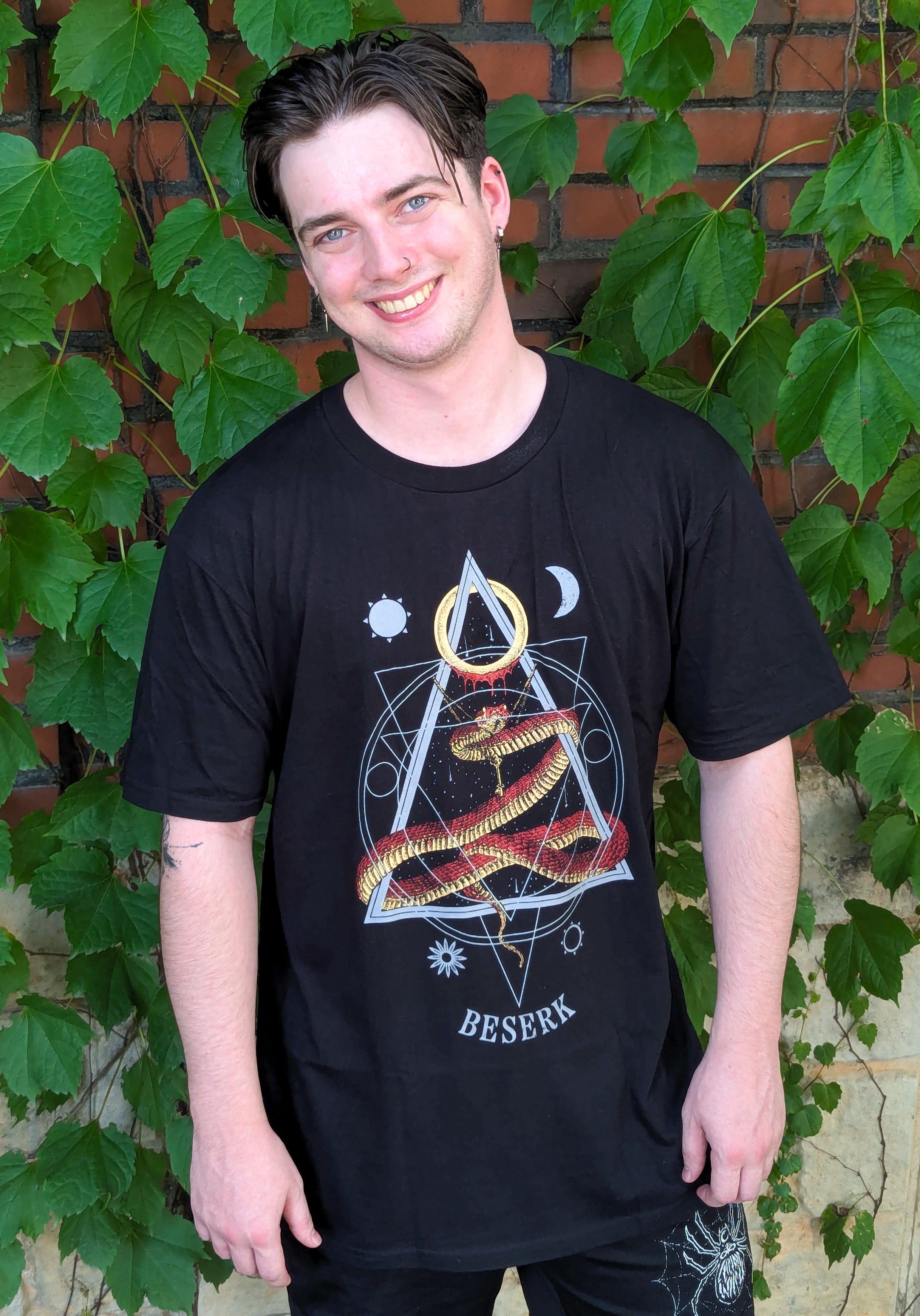 Venomous Alchemy | T-SHIRT*