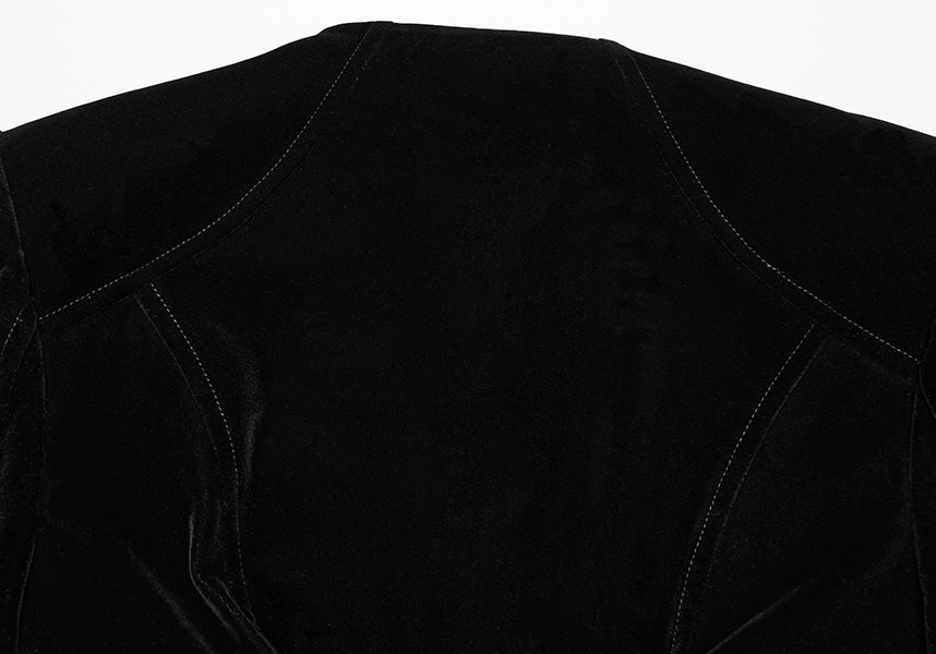 Lilith Velvet | BLAZER