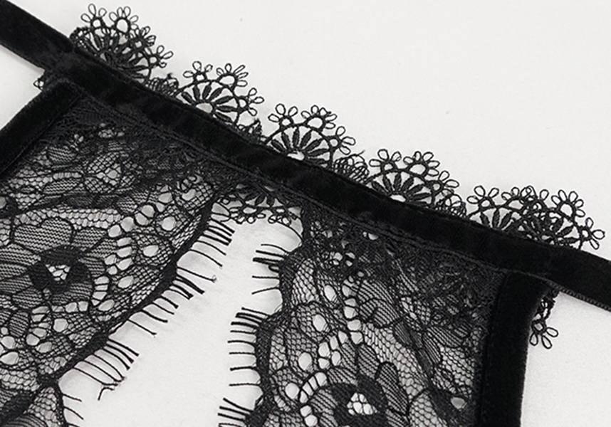 Scarlet Aura | LACE TOP