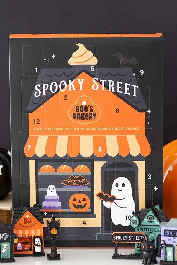 Spooky Street 12-day Halloween | ADVENT CALENDAR
