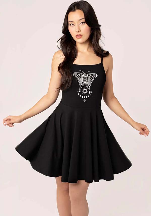 Metamorphosis | DRESS*