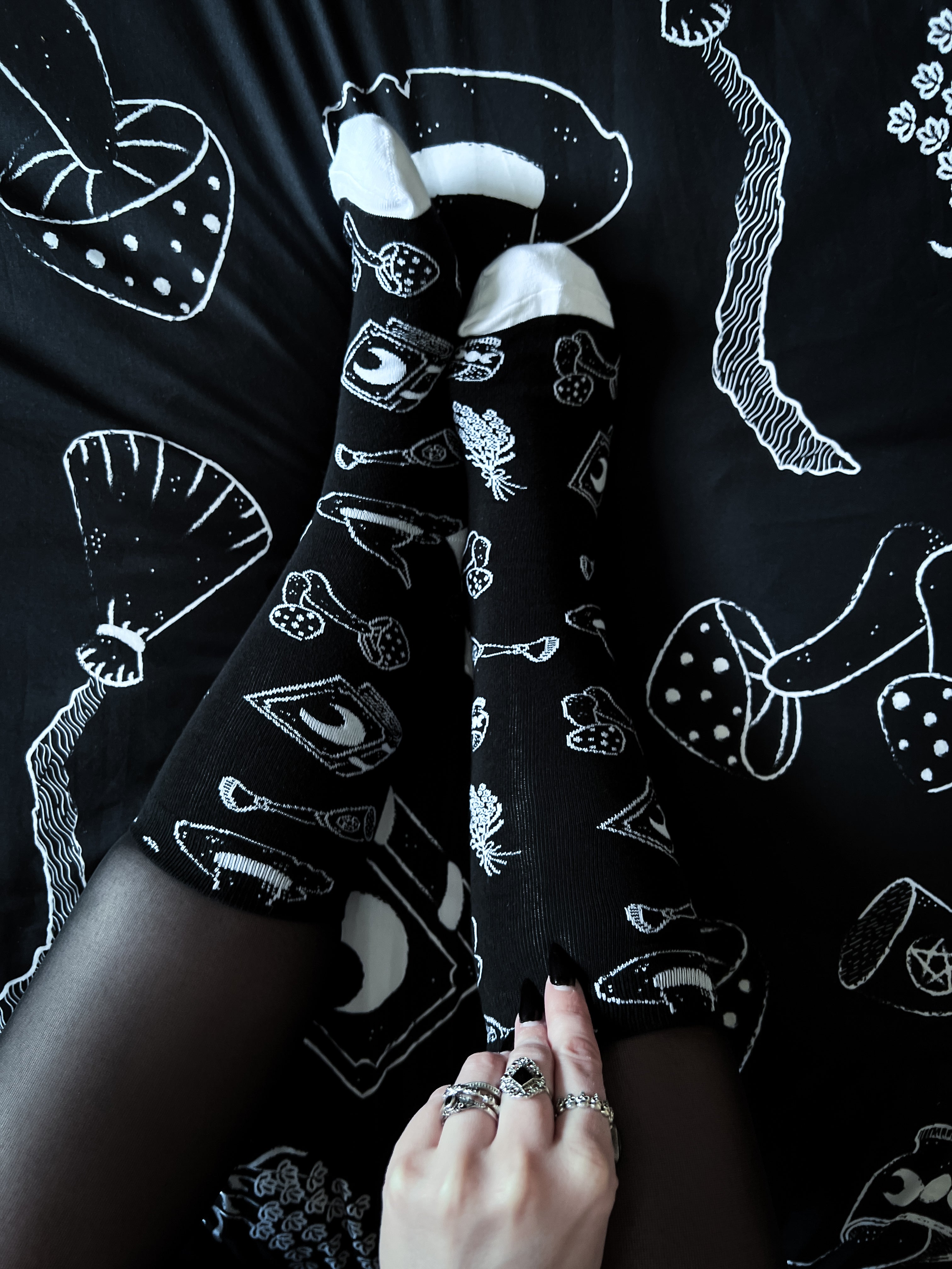 Cottage Witch | CREW SOCKS