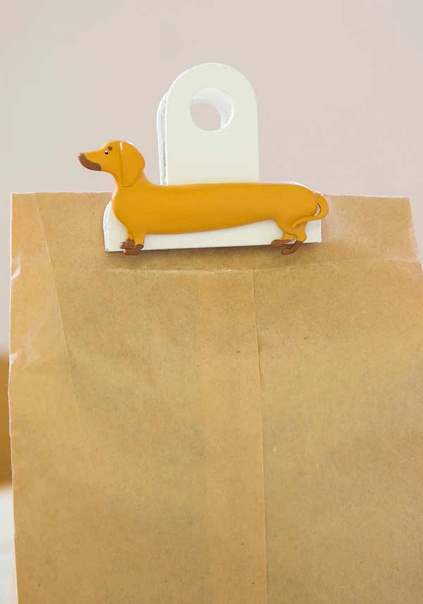 Kikkerland Sausage Dog - Detail View