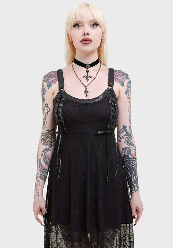 Anne Arkist | DRESS*