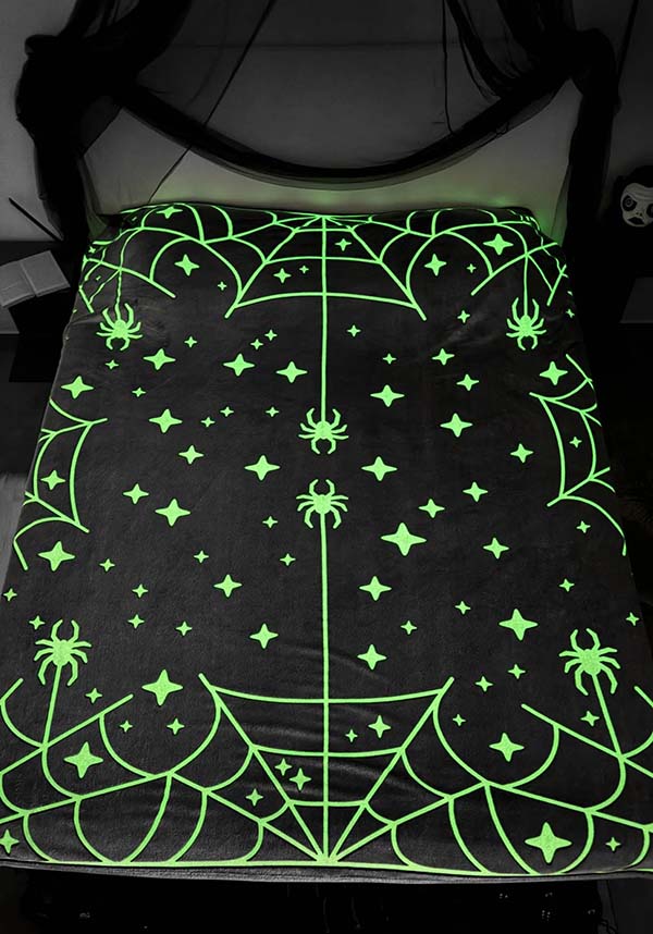 Spider Space Glow | BLANKET