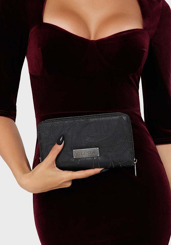 Tangled Trixie | WALLET