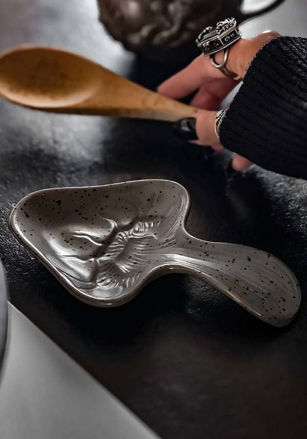 Toxic Wonder | SPOON REST