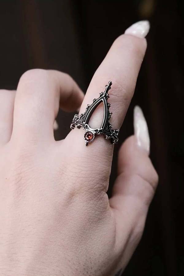 Basilica Noir | RING