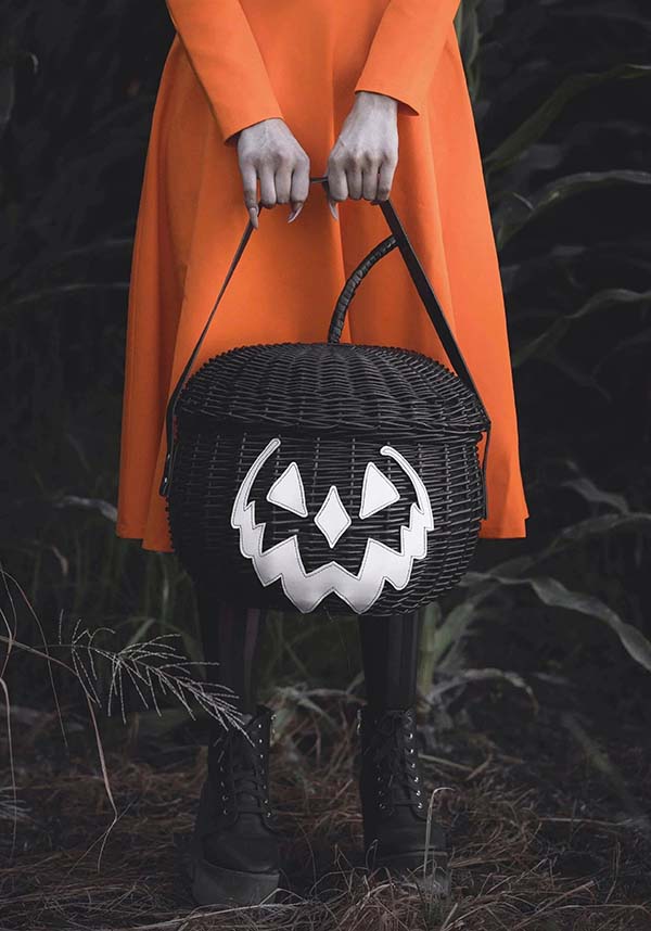 Haunted Hallows | PICNIC BASKET