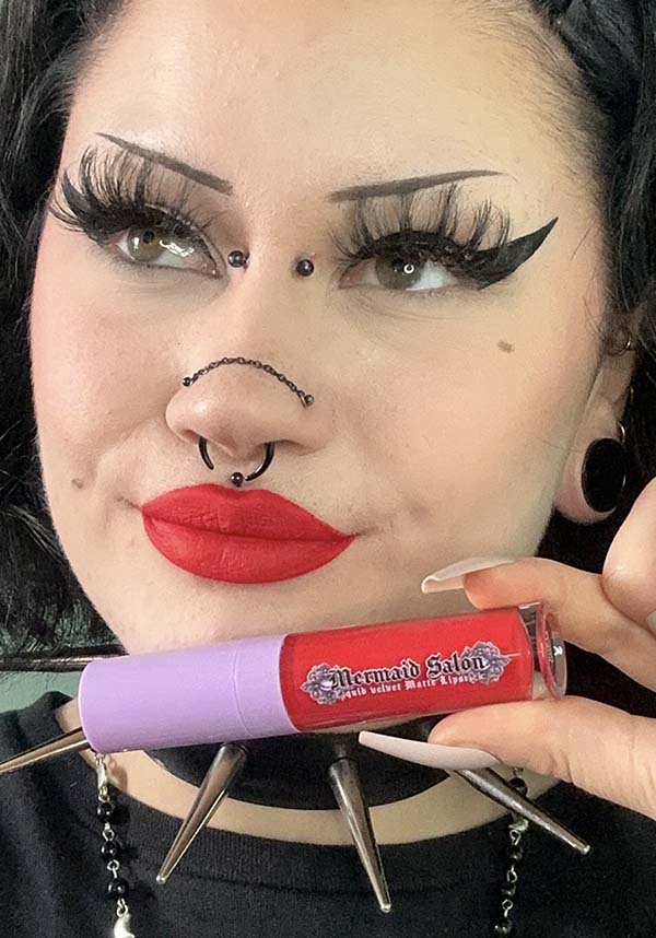 Mermaid Salon Ruby Doom - Lifestyle Shot