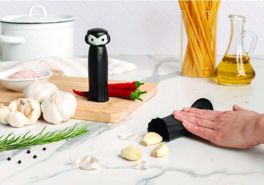 Drac N' Roll | GARLIC PEELER