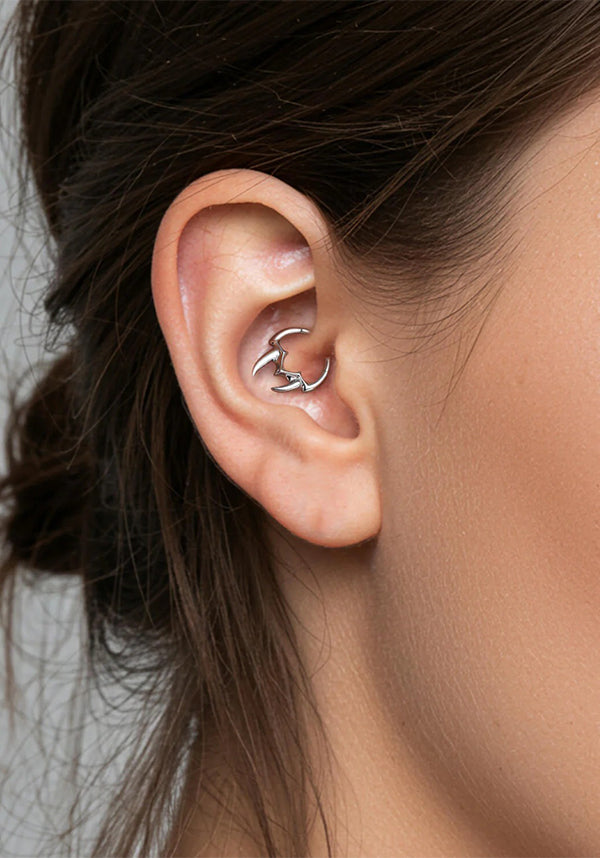 Oufer Fangs - Detail