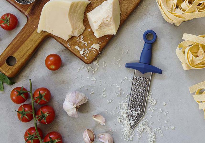 Gratiator | CHEESE GRATER*