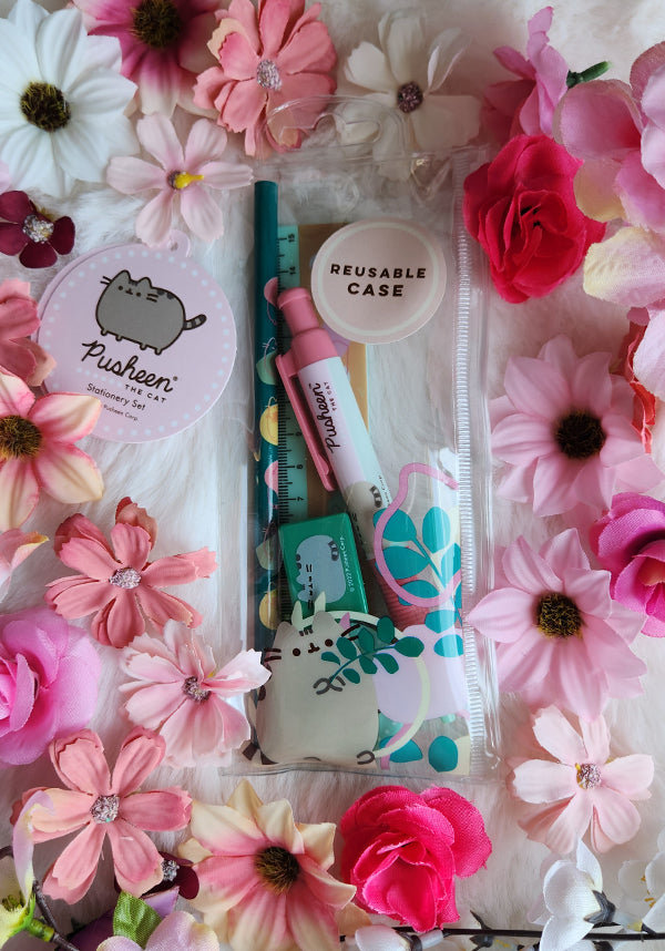 Pusheen Pusheen: Botanical - Close Up