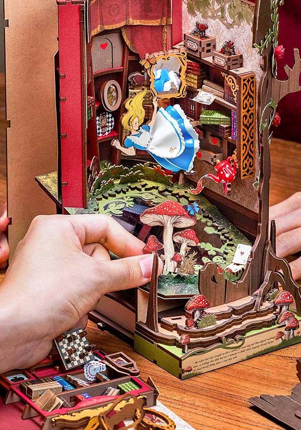 Fall Into Wonder DIY | BOOK NOOK