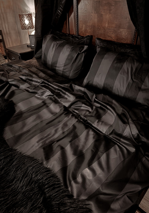 Midnight Creeps | QUILT SET [QUEEN]