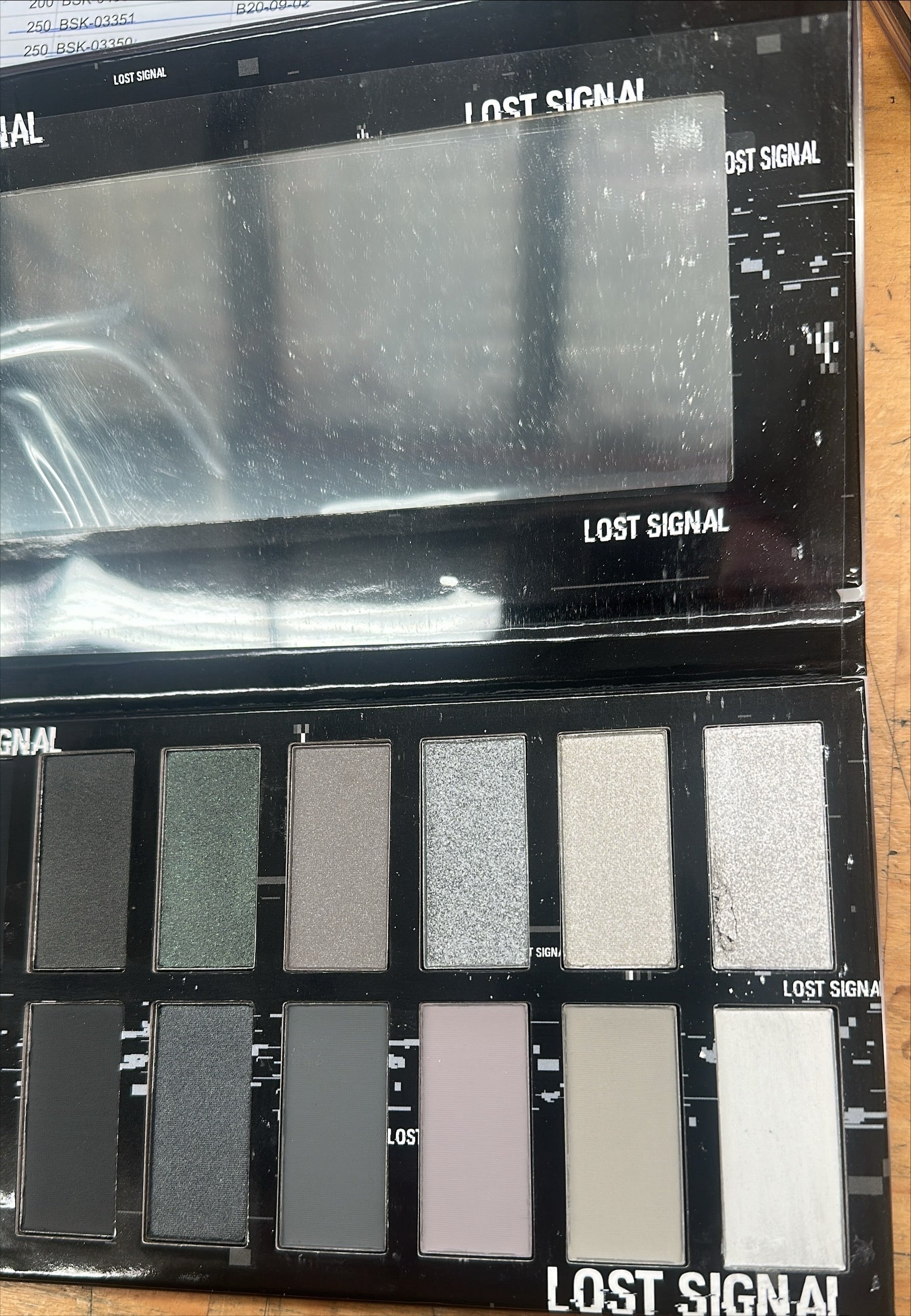 Lost Signal | EYESHADOW PALETTE (DAMAGED)