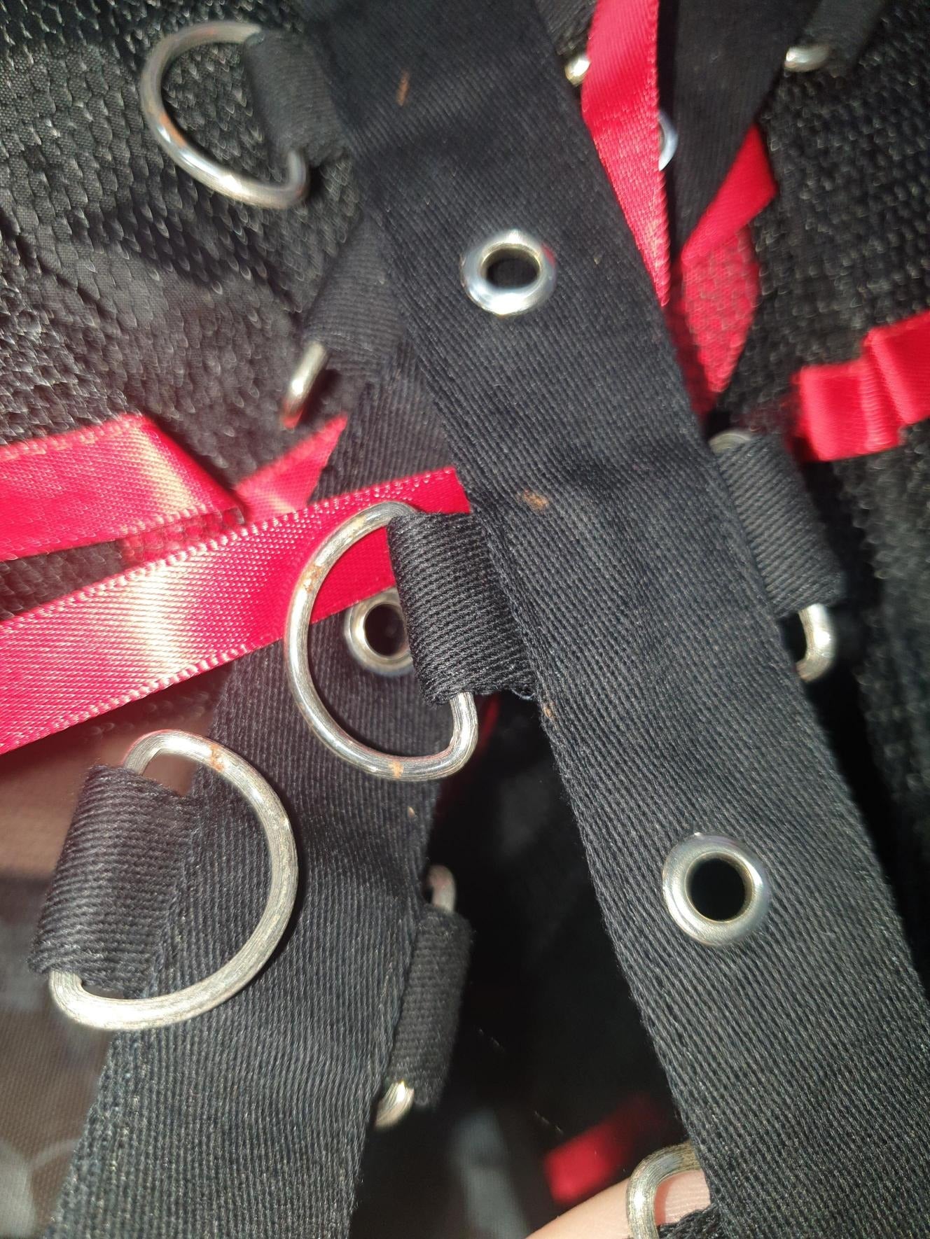 Chai [Black/Red] | MINI SKIRT (DAMAGED)**