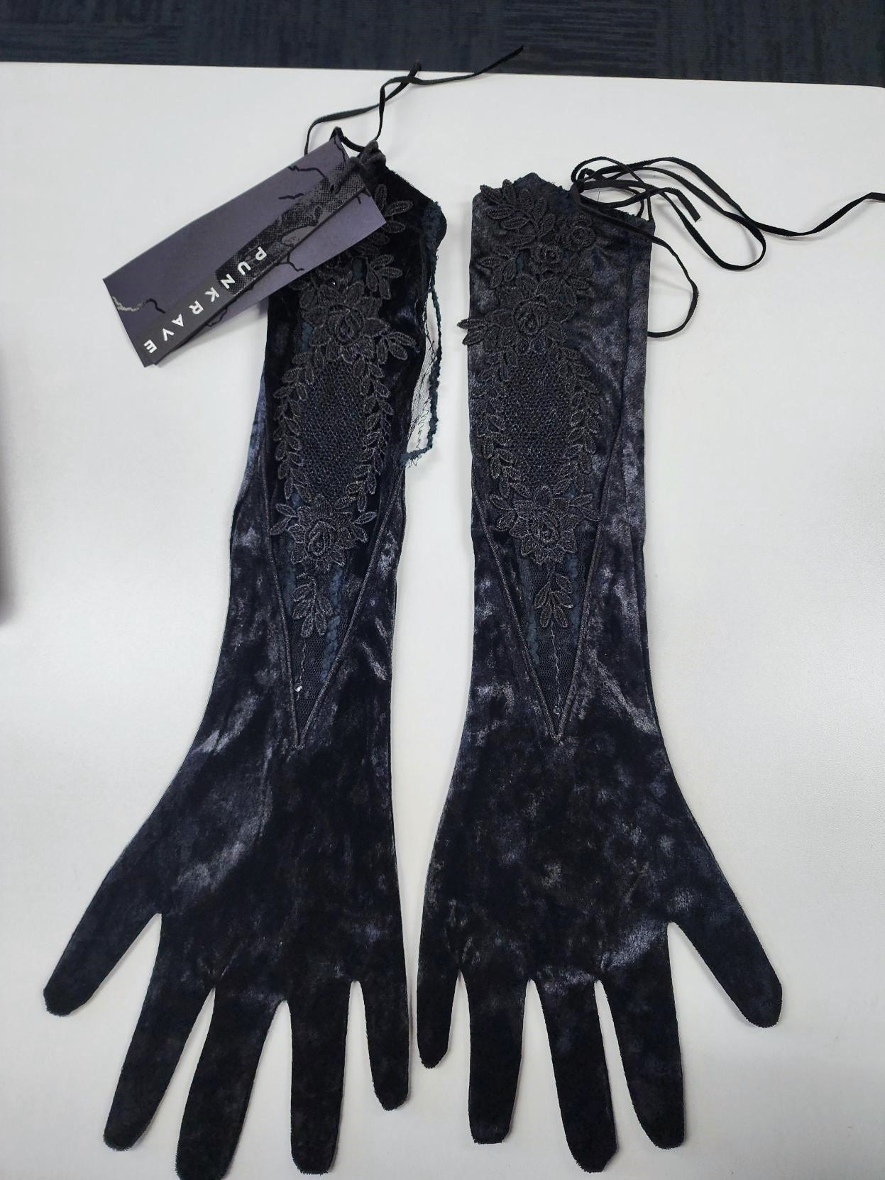 Crimson Countess [Black] | GLOVES [FAULTY] **
