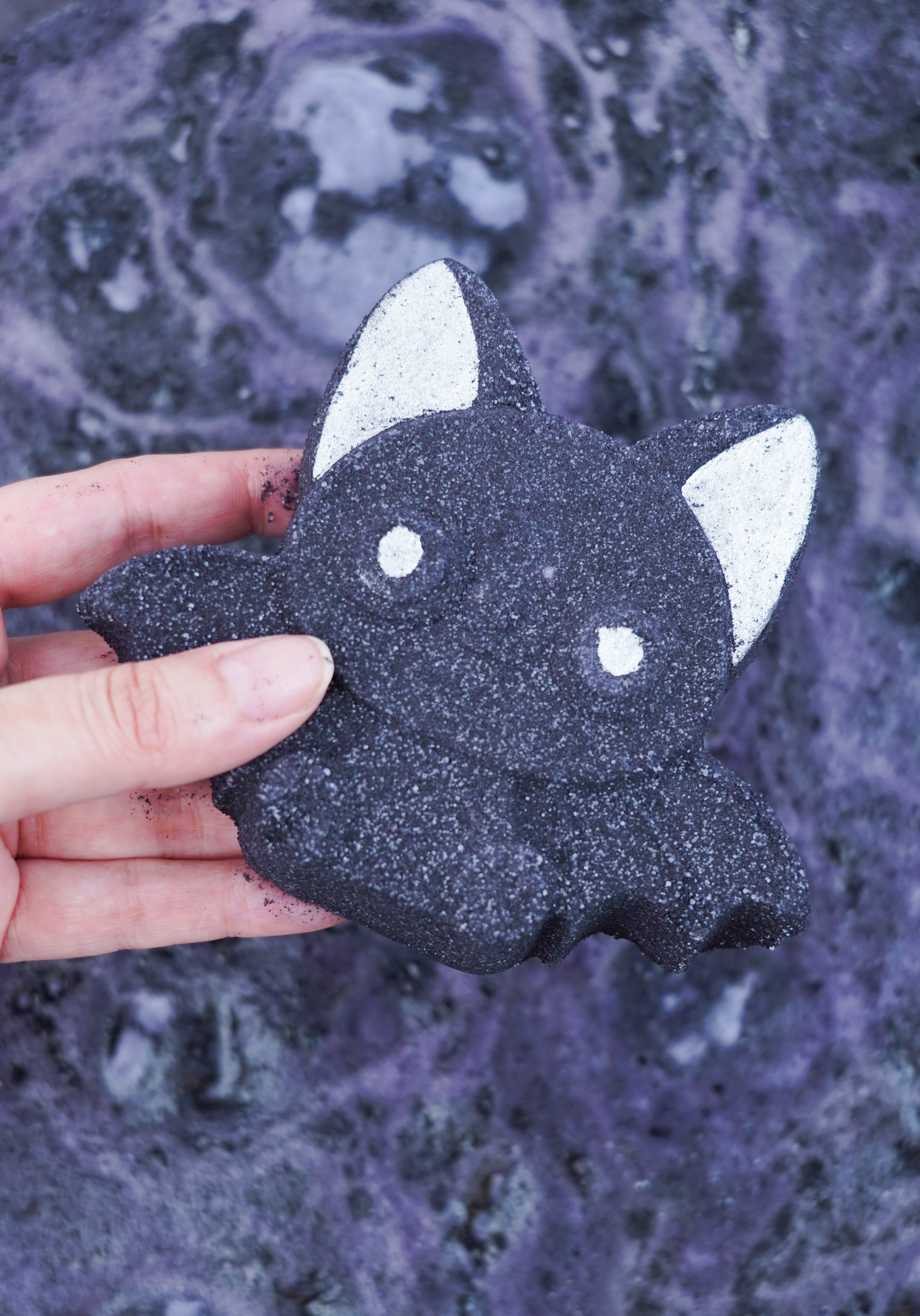 Bat [Black/Silver] | BATH BOMB