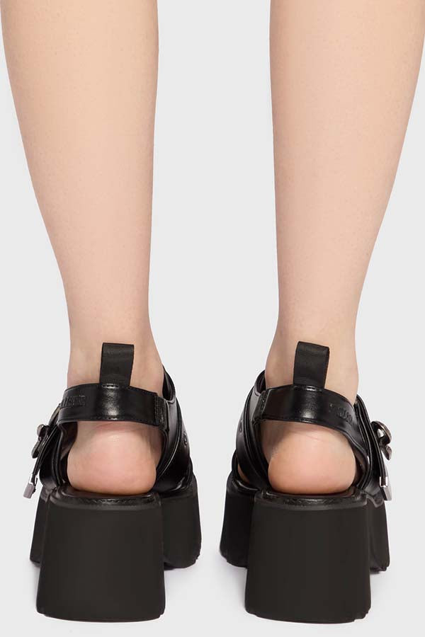 The Hollow | SANDALS