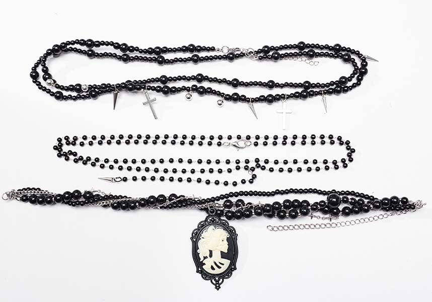 Memento Mori Cameo | LAYERED NECKLACE