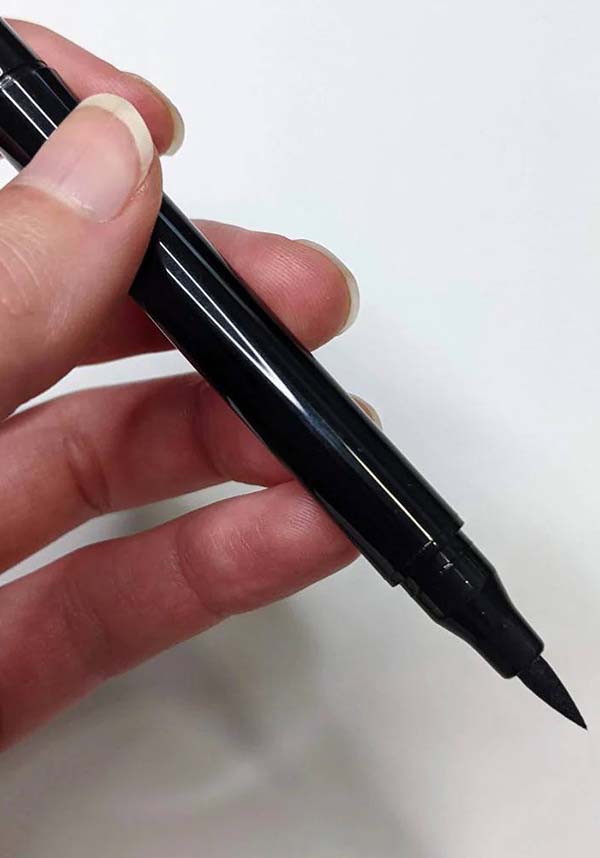 Skull | STAMP & EYELINER