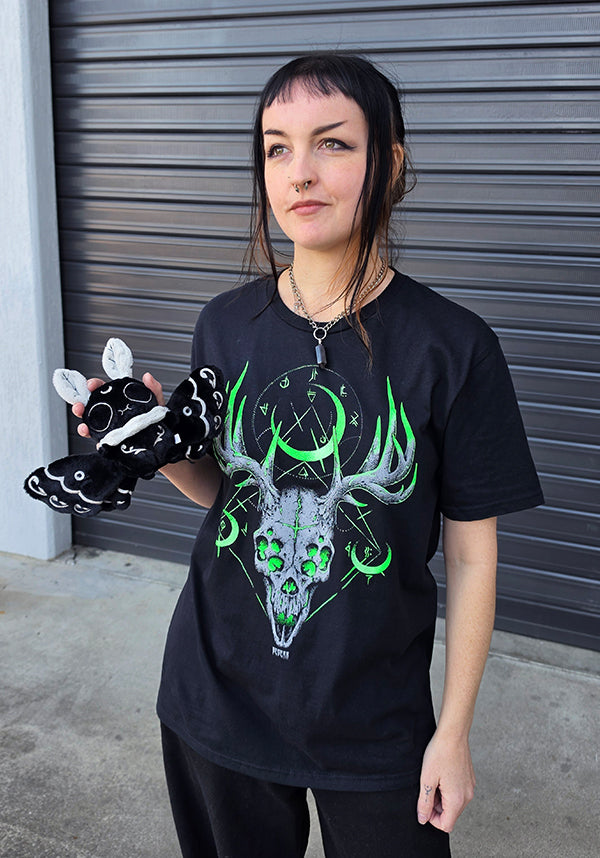 Vengeful Prey [Green] | T-SHIRT