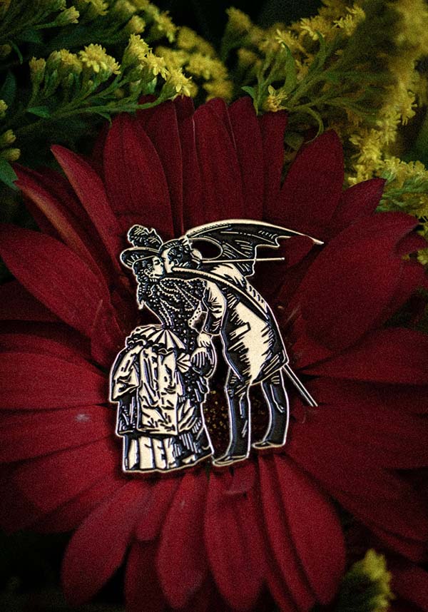 Devil's Kiss Max Ernst | ENAMEL PIN