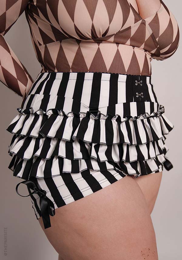 Pierrot | BLOOMERS