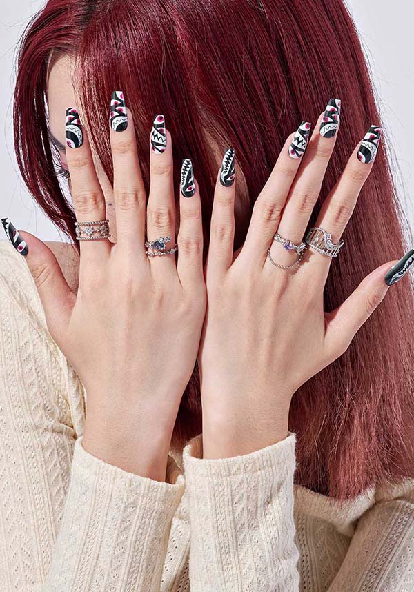 Vicious Laugh | PRESS ON NAILS