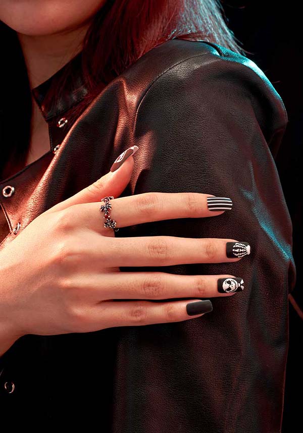 Whats up | PRESS ON NAILS