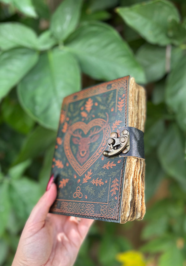 GOTHIC GIFTS Deer Heart | LEATHER JOURNAL - Detail 3