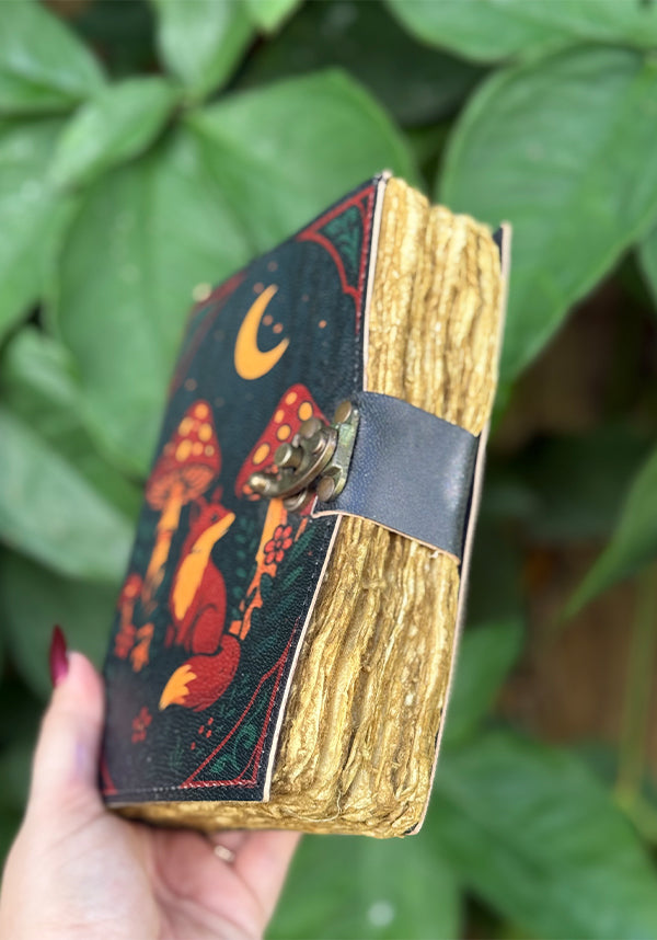 GOTHIC GIFTS Fox & Mushroom | LEATHER JOURNAL - Detail 3