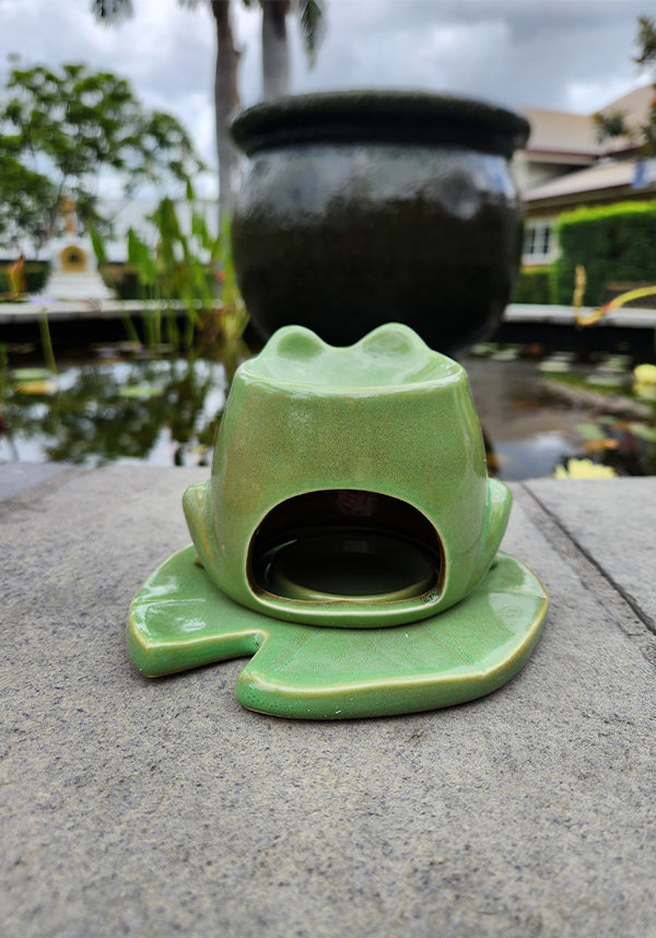 Frog [on Lilypad] Shaped | OIL BURNER