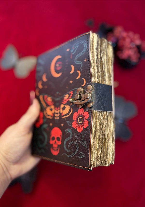 GOTHIC GIFTS Mystic Moth | LEATHER JOURNAL - Detail 2