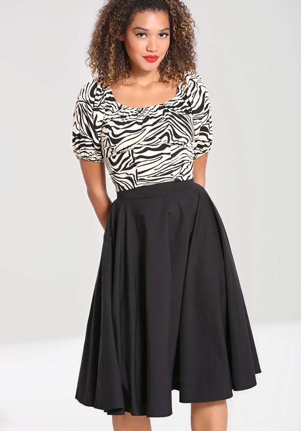 Abi | SKIRT