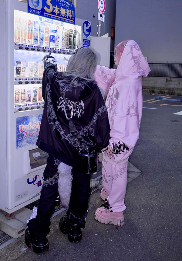 Death Kiss [Black] | CHAIN HOODIE