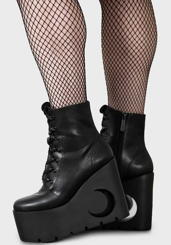 Crescent | BOOTS