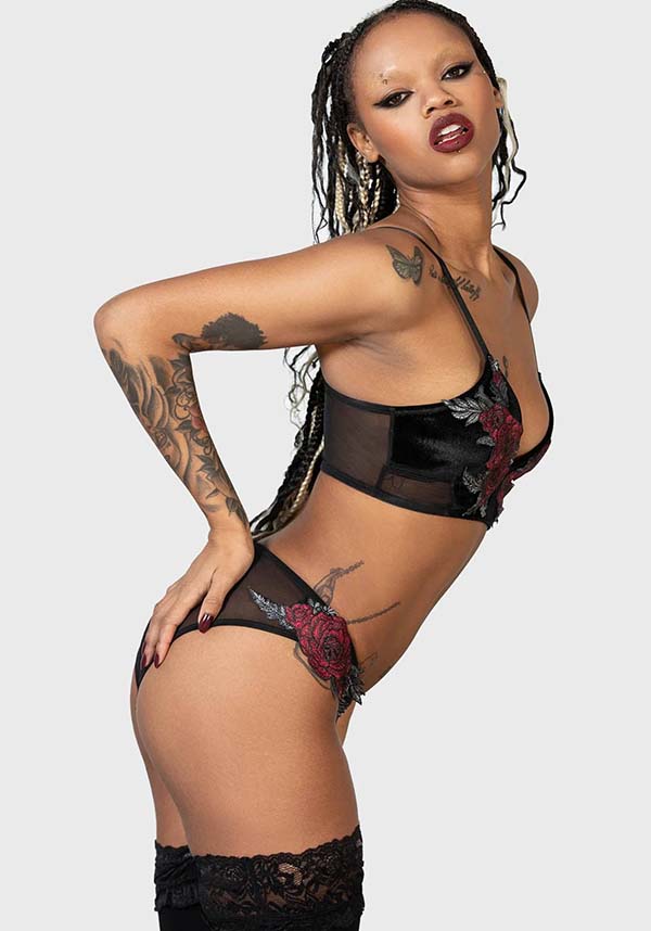 Pandora&#39;s Roses | BRA