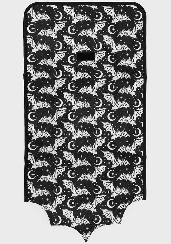 Winged Noir | CHANGING MAT