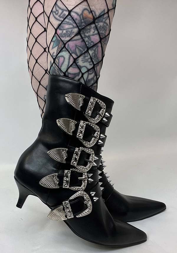 Traitor Zone Spiked | BOOTS**