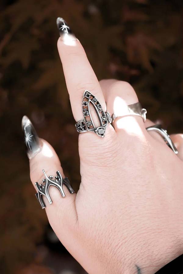 Abbey Hollow | RING