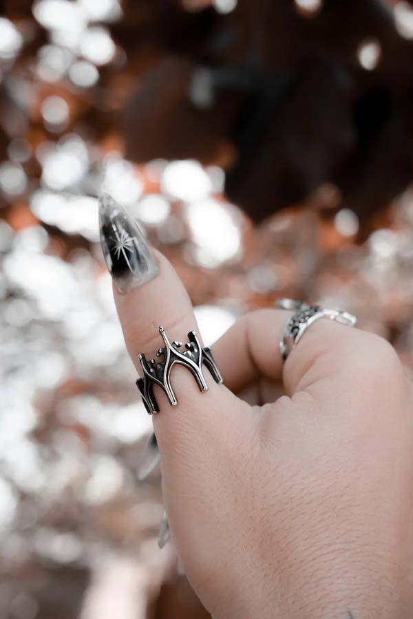 Abbey Hollow | RING