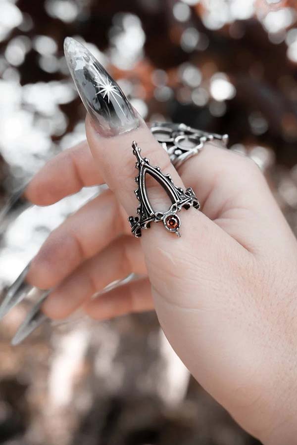 Basilica Noir | RING