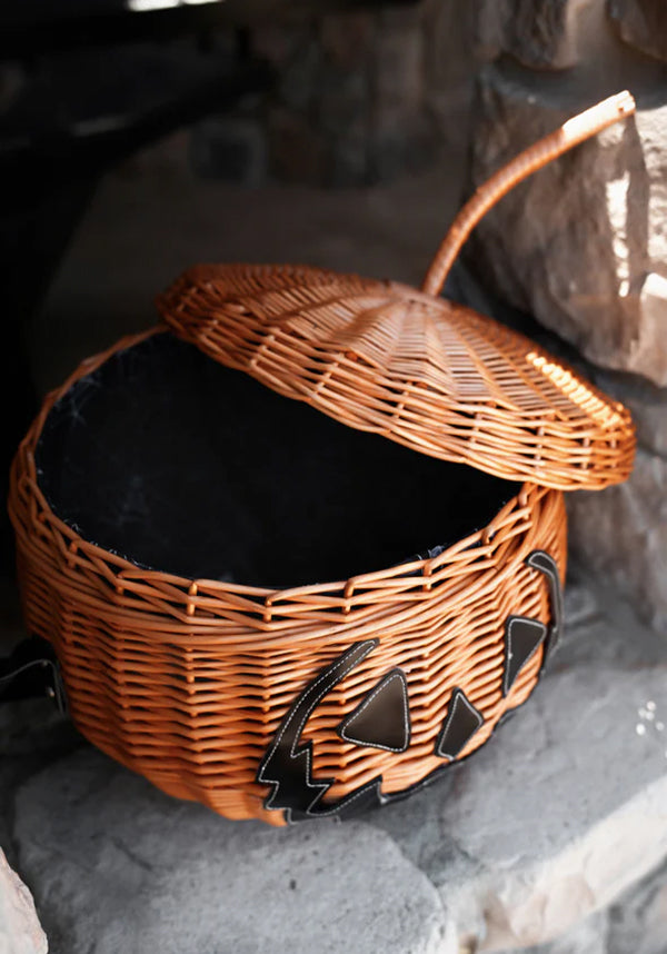 Haunted Hallows | PICNIC BASKET