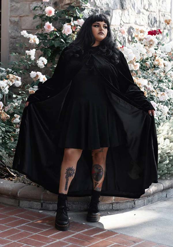Morticia | DUSTER